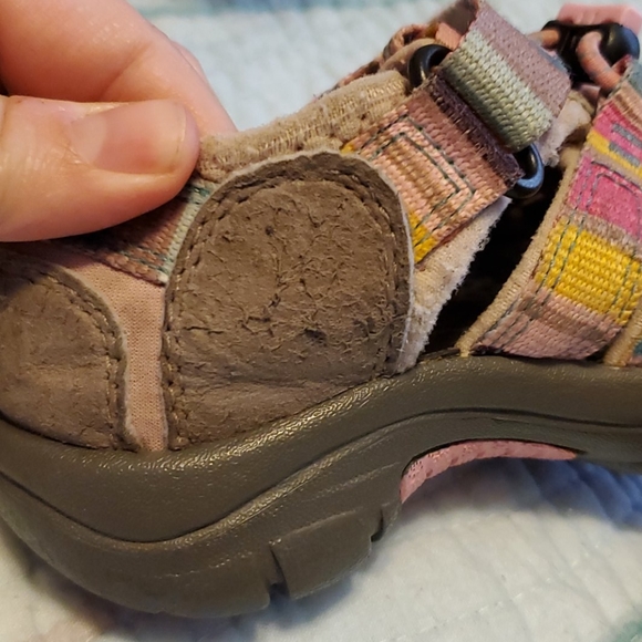 Girls Size 10 Keens - Picture 5 of 5